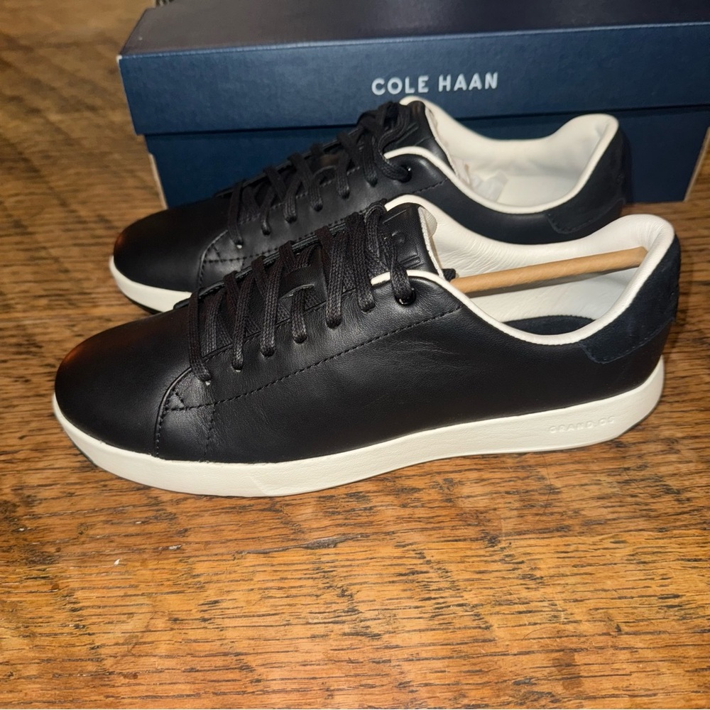 Cole Haan women’s size 8.5 grandpro tennis Black and White Sneakers NEW NIB